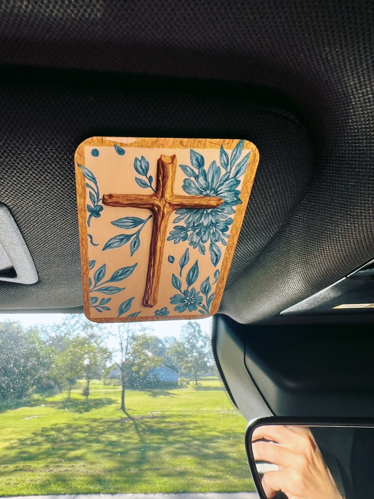 Cross Visor Clip