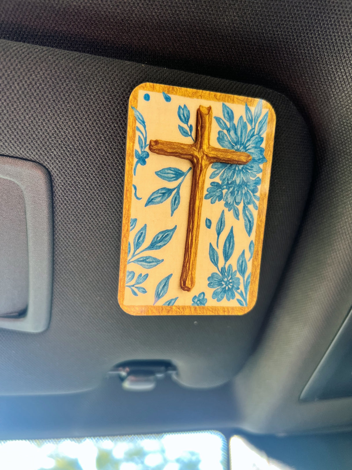 Cross Visor Clip
